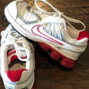 Girls sz10 red white & silver Nike shocks
